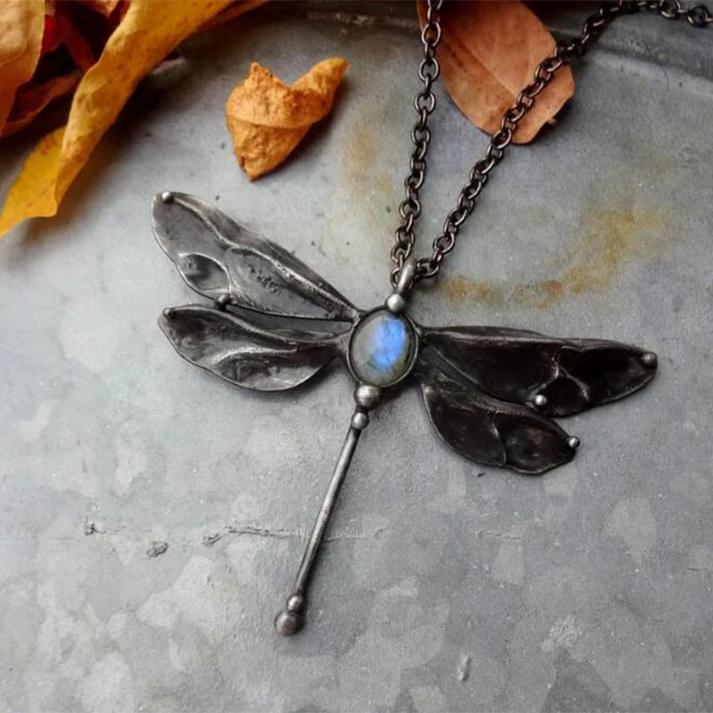 Vintage Creative Dragonfly Alloy Pendant Personalized Moonlight Stone