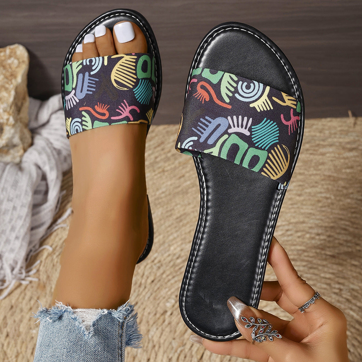 New Fashion Graffiti Print Sandals For Women Summer Round Toe Low Heel Flat Slippers For Women Slides Casual Beach Shoes