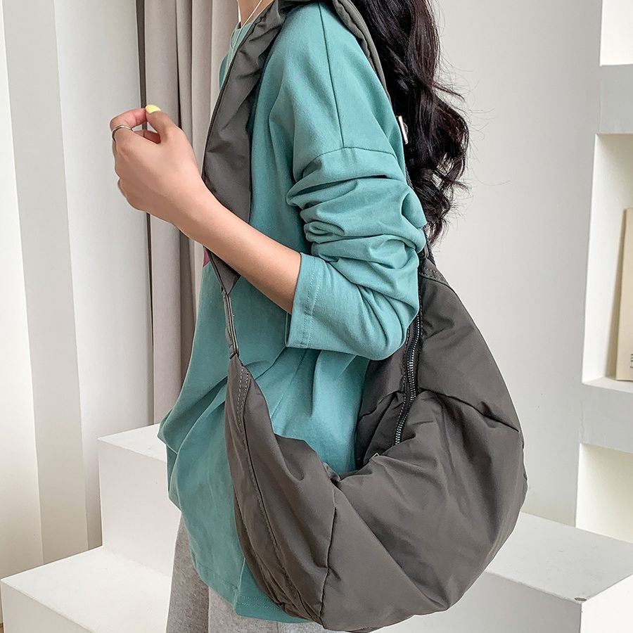 Large Capacity Casual Nylon Crossbody Bag