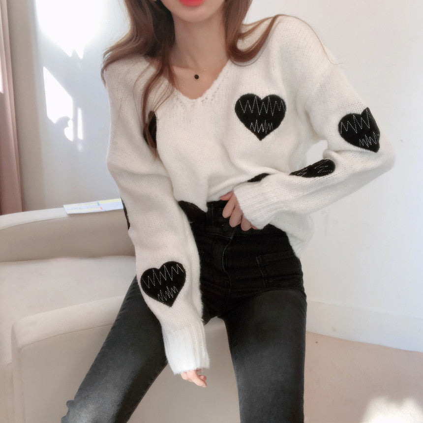 Women's V-neck Heart-shaped Embroidered Sweater Top