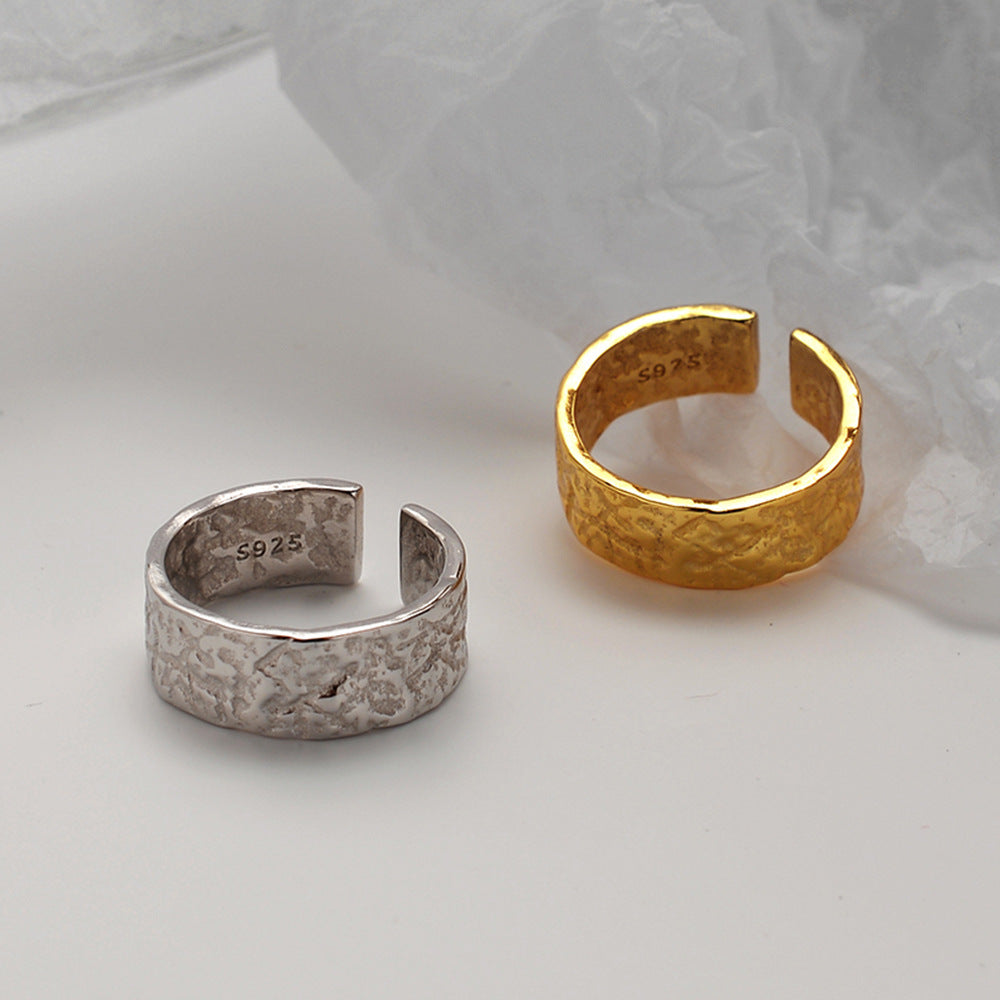 Women's Irregular Hammer Patterned Index Finger Ring