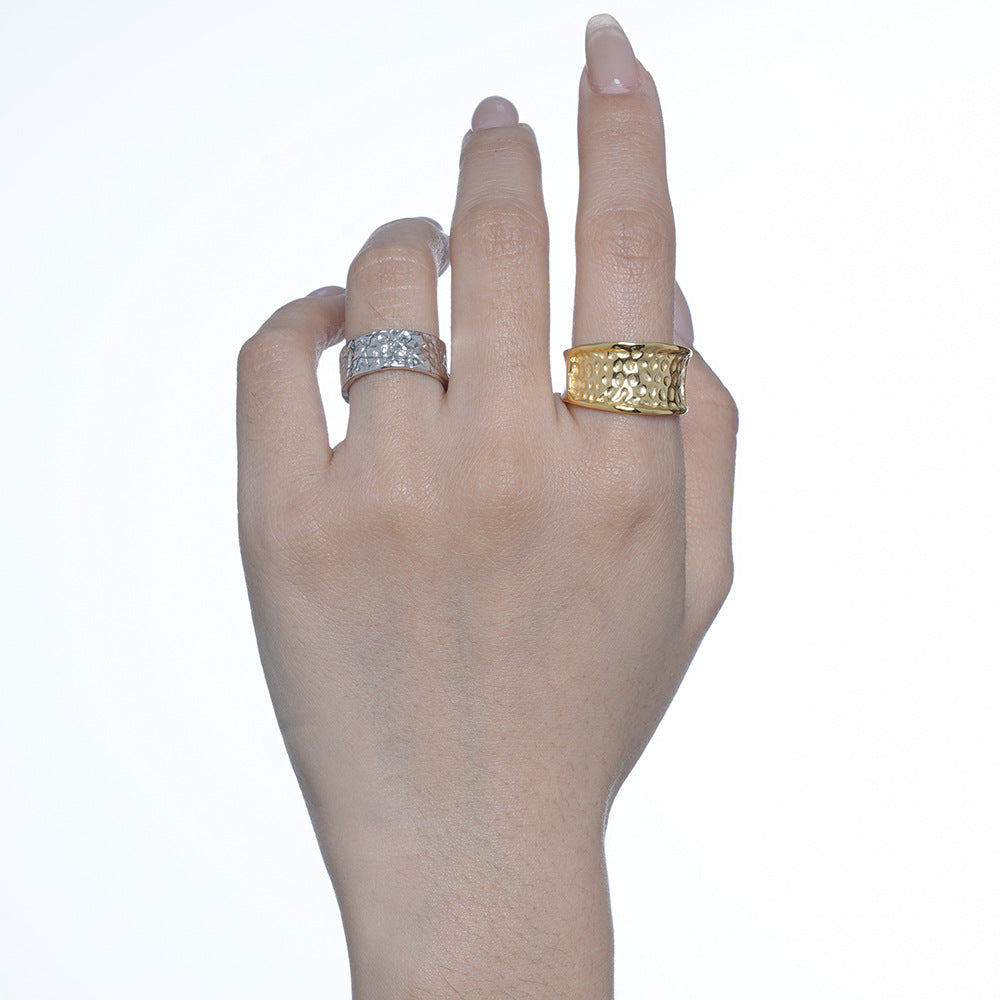 Women's Irregular Hammer Patterned Index Finger Ring