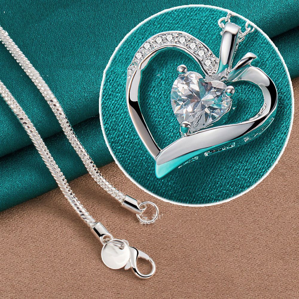 Love Diamond Pendant Jewelry Necklace